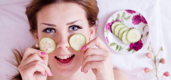 Simple Ways Cucumbers On Eyes Make You Look Beautiful